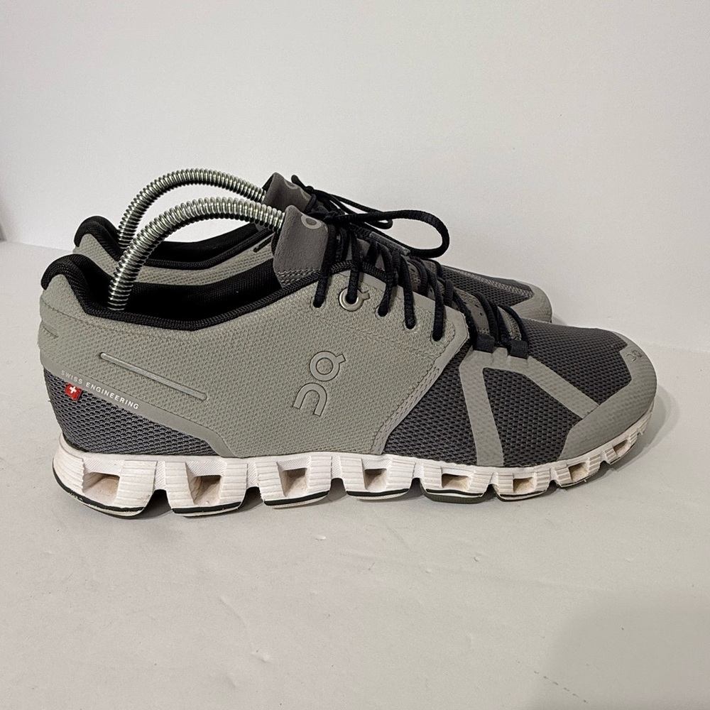 On Cloud 5 Running Shoes Men's Size 8 Grey Athletic Run Training Sneakers